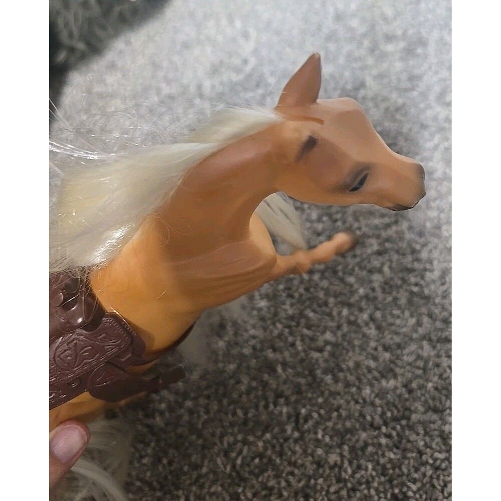 Breyer Reeves Tan Palomino Horse Pony with Saddle #0921PNY   Blonde Mane - Picture 13 of 14
